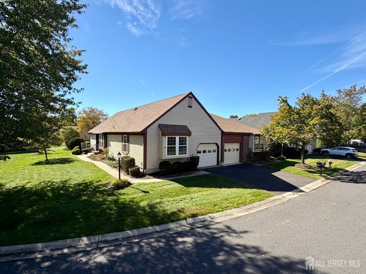 Property Photo:  10 Betsy Ross Drive B  NJ 08831 