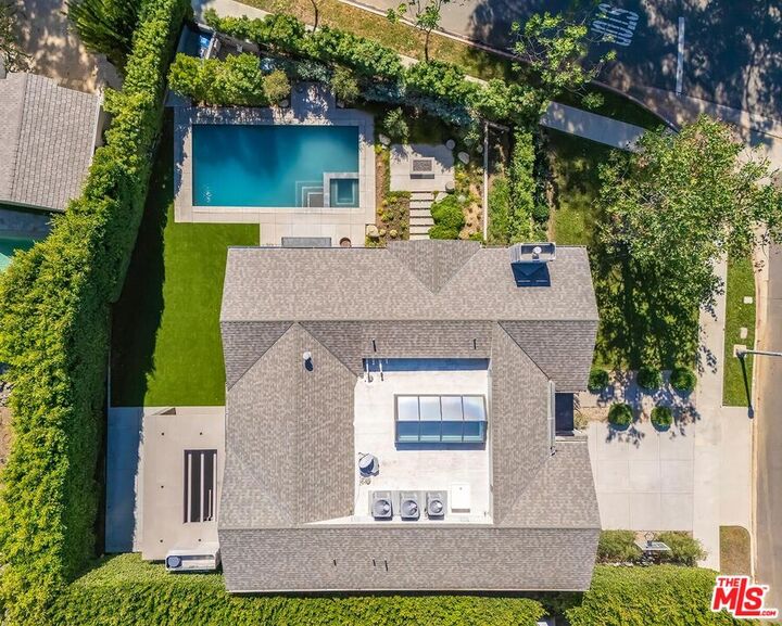 Property Photo:  500 Chapala Dr  CA 90272 