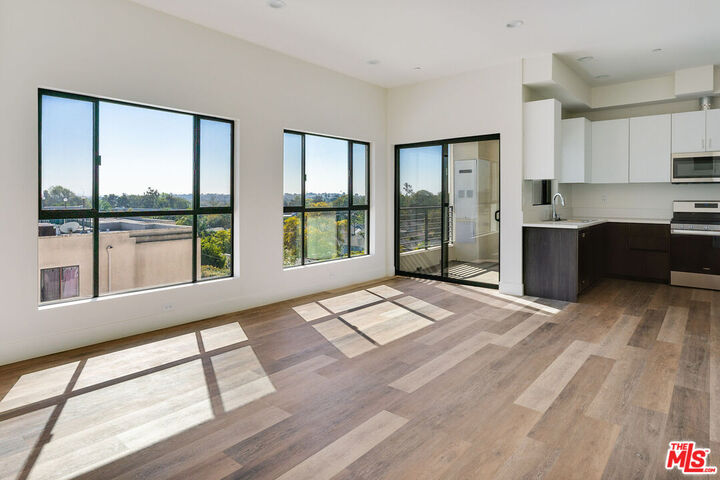 Property Photo: 2465 Purdue Ave CA 90064