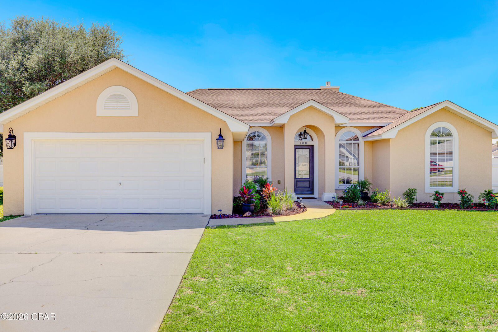 Property Photo: 108 Leeward Way FL 32413