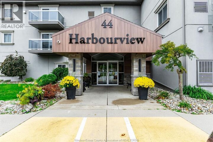 Property Photo:  44 Robson Road 307  ON N8H 5E4 