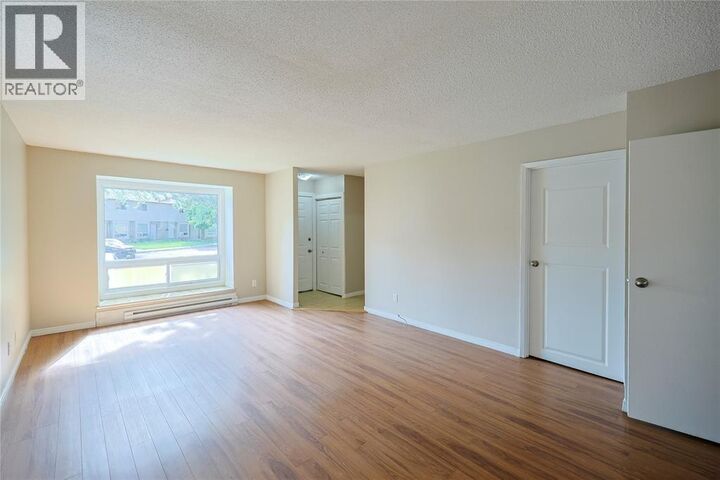 Property Photo:  253 Hampton Avenue  ON N7S 4Z2 