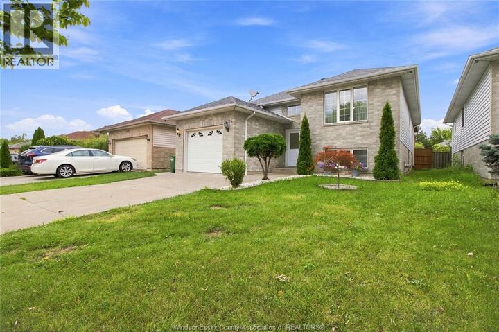 Property Photo:  2424 Timbercrest Avenue  ON N8P 1S2 