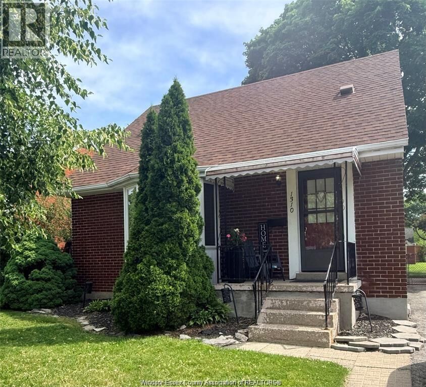 Property Photo:  1310 Askin Avenue  ON N9B 2Y1 