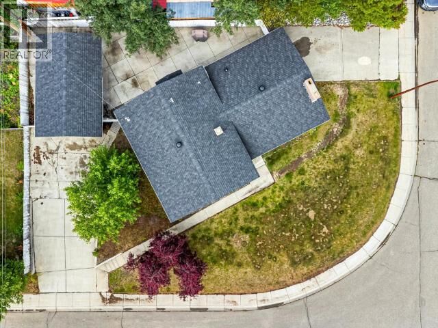 Property Photo:  30 Takhini Ave  YT Y1A 3N6 