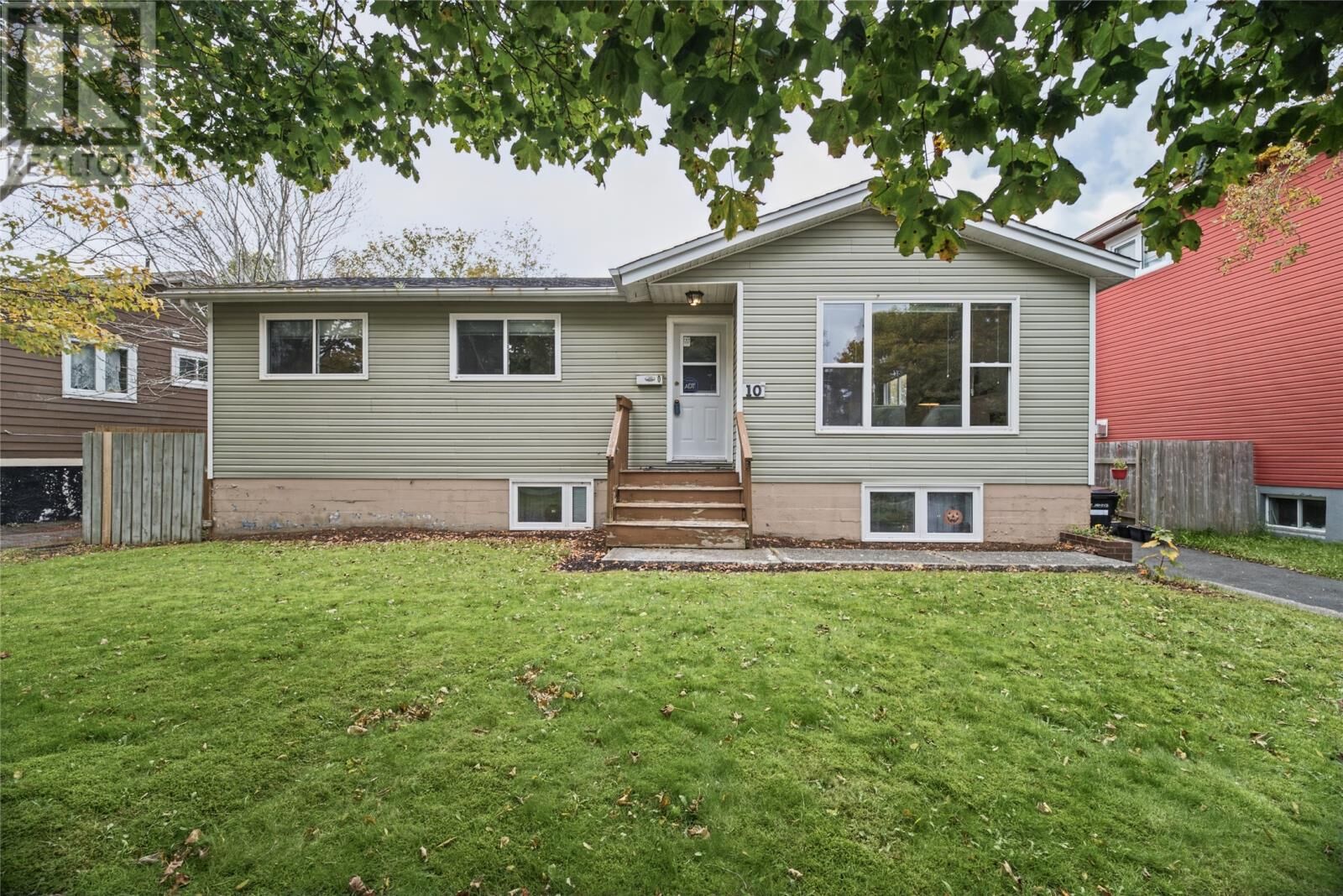 Property Photo:  10 Johnson Crescent  NL A1B 2J4 