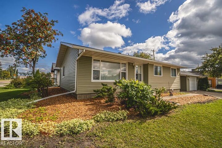 Property Photo:  5013 45 St  AB T0A 3A1 