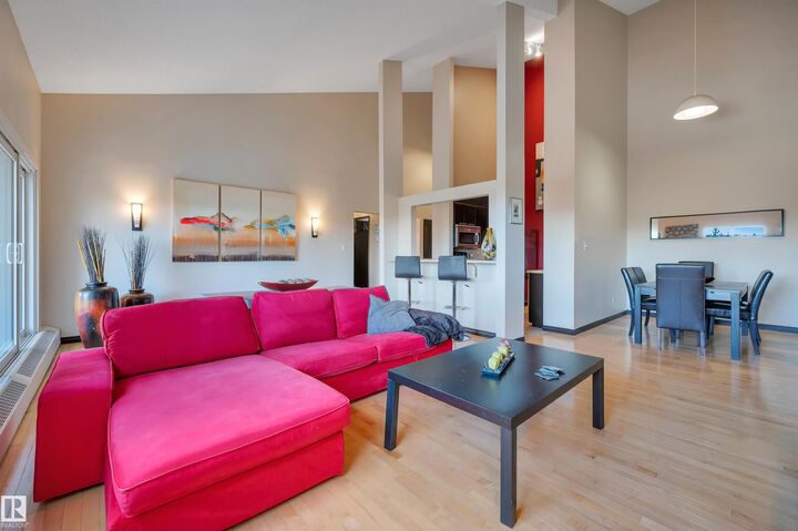 Property Photo: 4404 122 Street NW 403 AB T6J 4A9