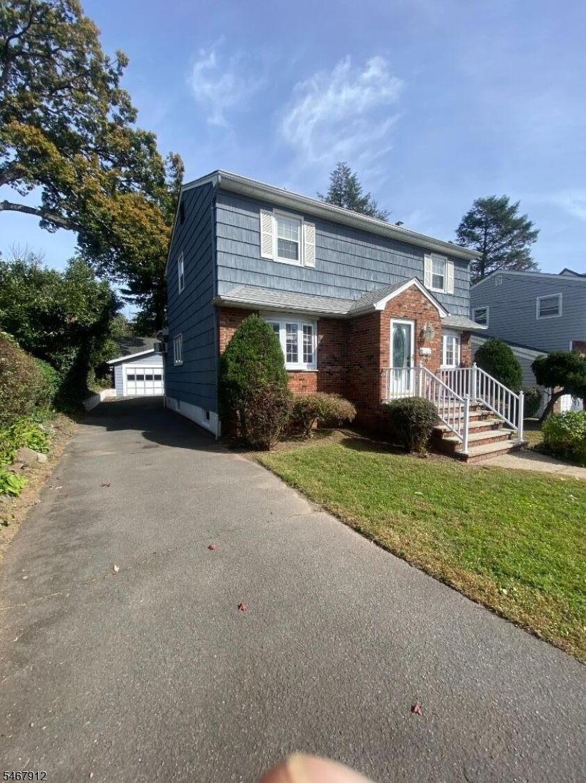 Property Photo:  30 Burnett Pl  NJ 07110 