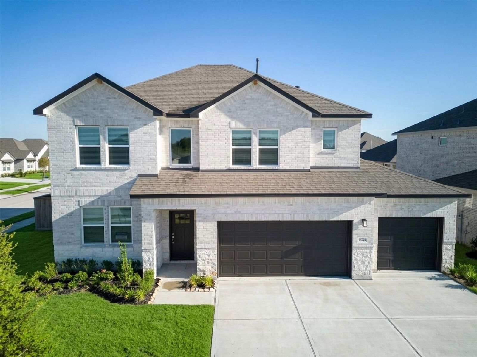 Property Photo: 8326 Amethyst Valley Lane TX 77515