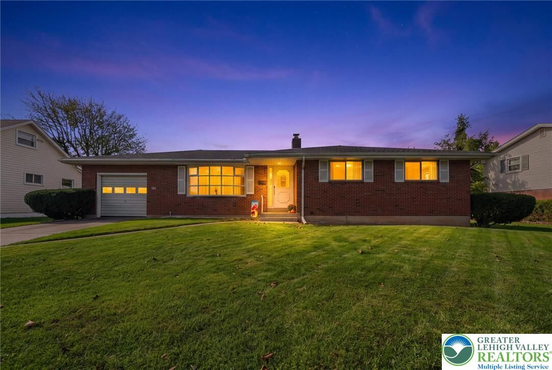 Property Photo:  1246 8th  PA 18032 
