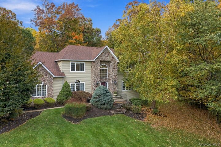 Property Photo: 6 Regis Court NY 10901