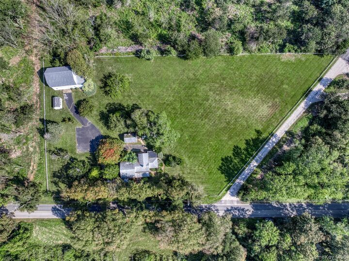 Property Photo:  2220 Akerly Pond Lane  NY 11971 