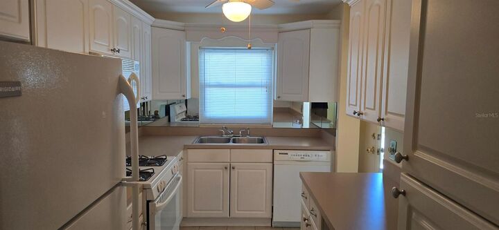 Property Photo:  5521 80th Street N 403  FL 33709 