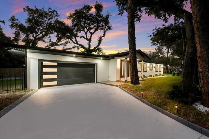 Property Photo:  780 Indian Beach Circle  FL 34234 