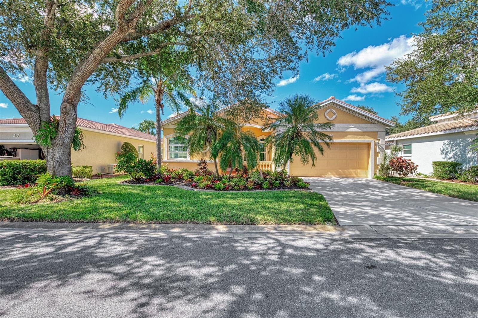 Property Photo:  219 Rio Terra  FL 34285 