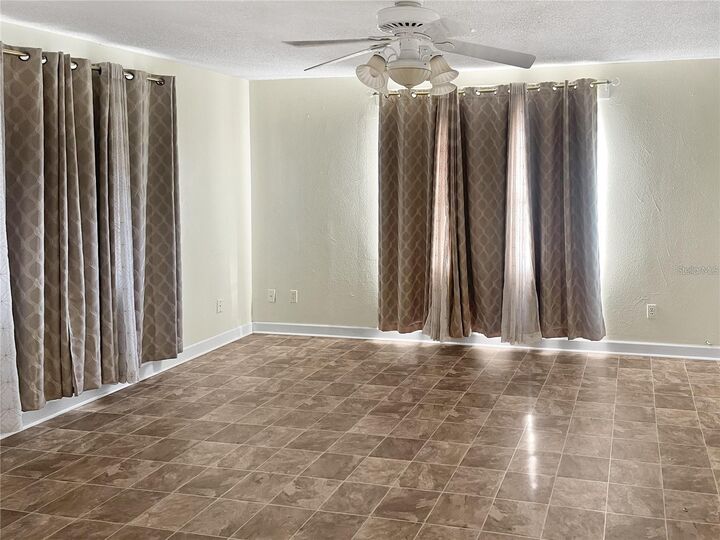 Property Photo: 321 E Gunter Street FL 33844