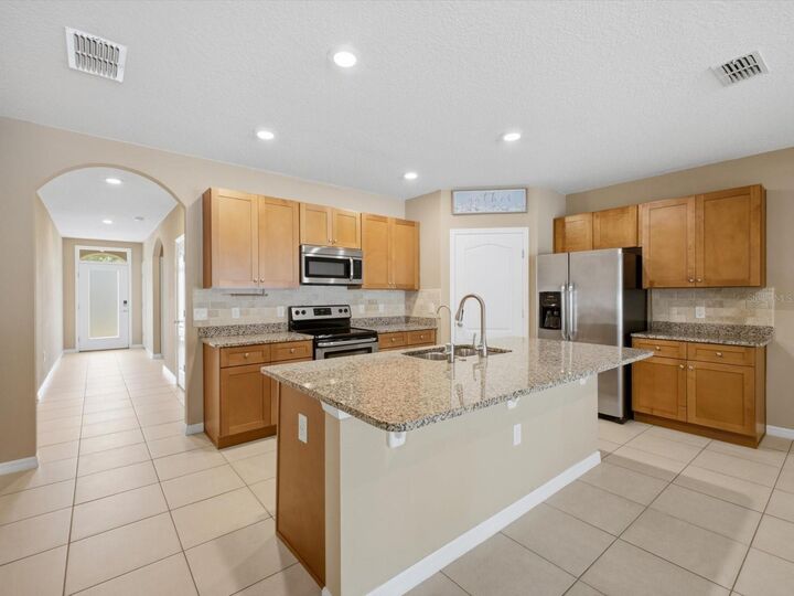 Property Photo:  209 Tanglewood Drive  FL 33896 