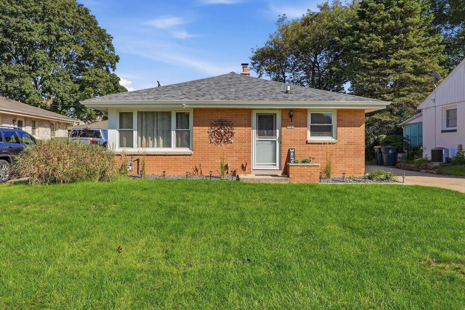 Property Photo:  5446 S 113th St  WI 53130 