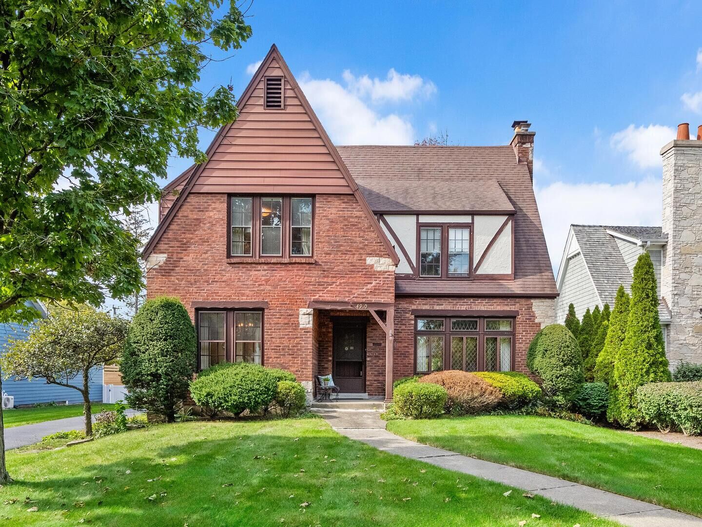 Property Photo: 4910 Grand Avenue IL 60558