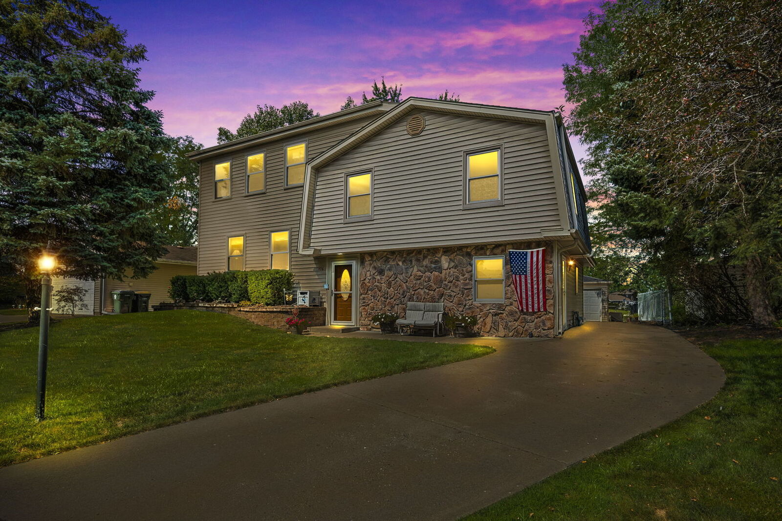 Property Photo:  1476 Worden Way  IL 60007 
