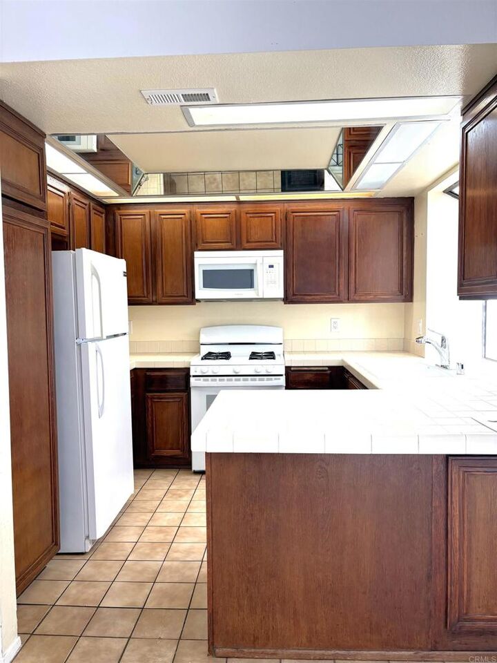 Property Photo:  6924 Sandpiper Place  CA 92009 