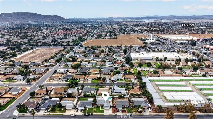 Property Photo: 25159 Bay CA 92553