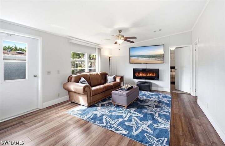 Property Photo: 173 Belle Isle Circle FL 34112