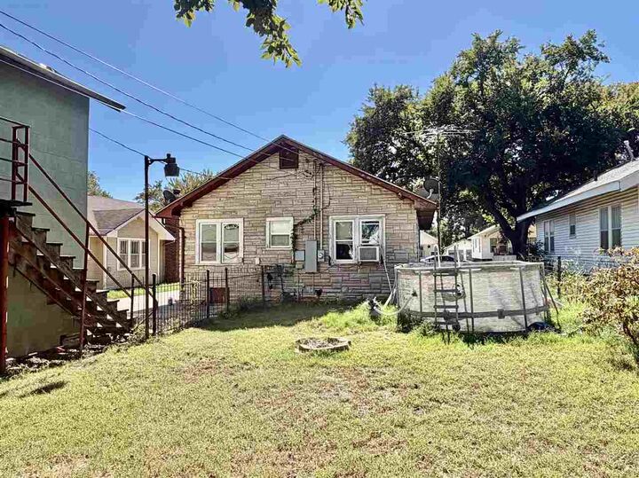 Property Photo:  120 Carson Avenue  OK 74631 