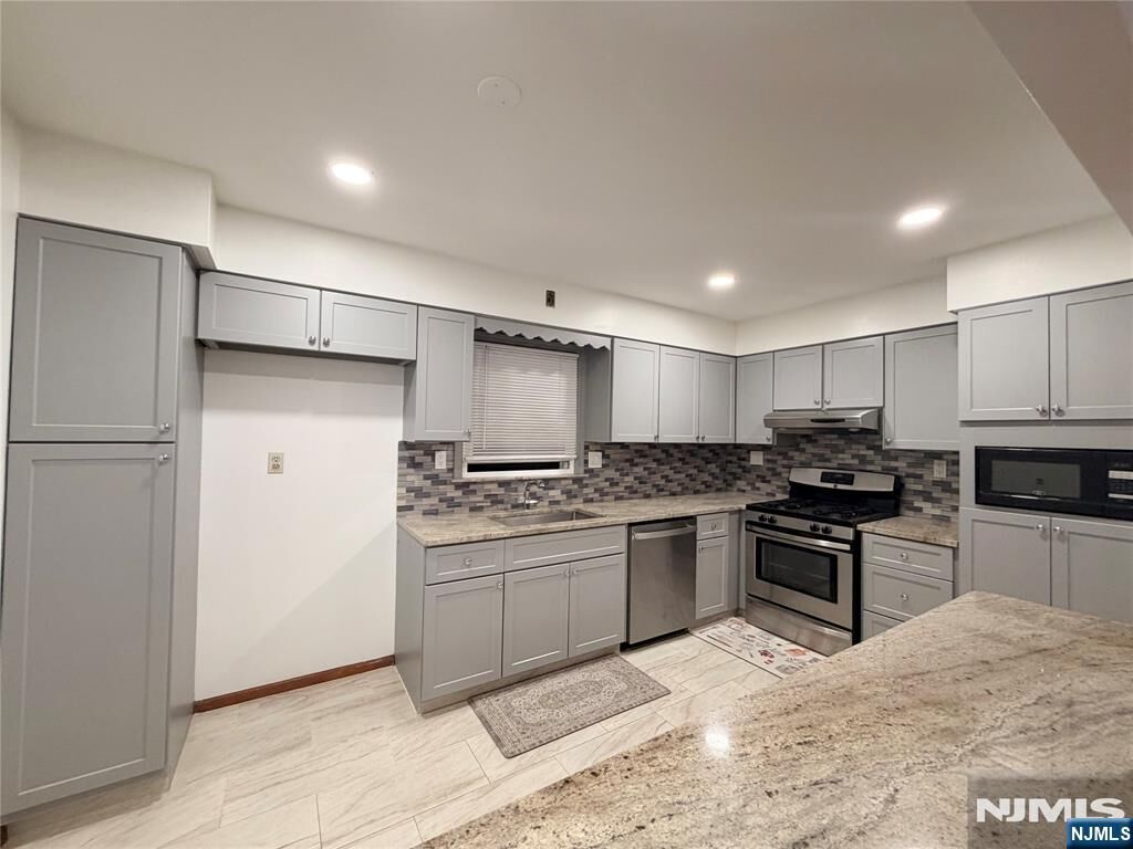 Property Photo:  504 Davis Avenue 2  NJ 07032 