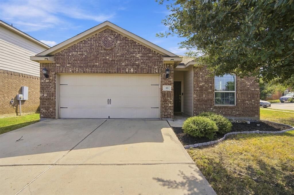Property Photo:  101 Rebel Ridge  TX 76084 