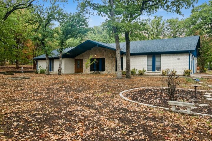 Property Photo:  104 Trailwood Court  TX 76028 