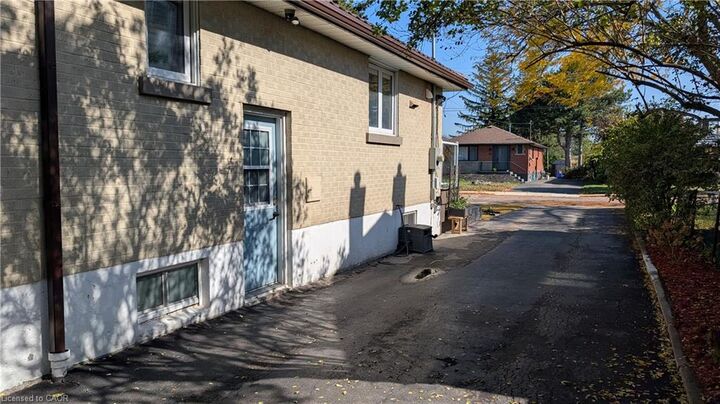 Property Photo:  54 Winchester Boulevard Lower  ON L8T 2M8 