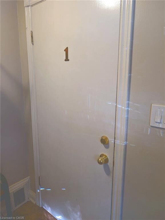Property Photo:  130 East 18th Street 1  ON L9A 4P1 