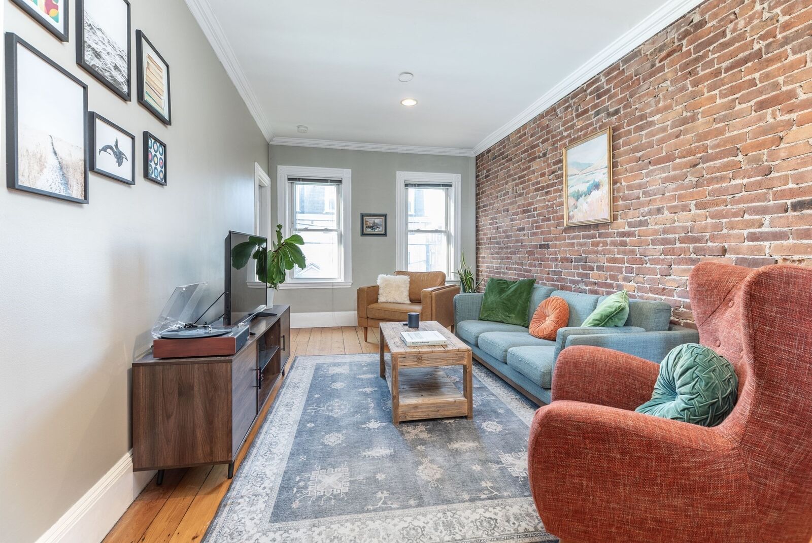 Property Photo:  192 W Fifth St 2  MA 02127 