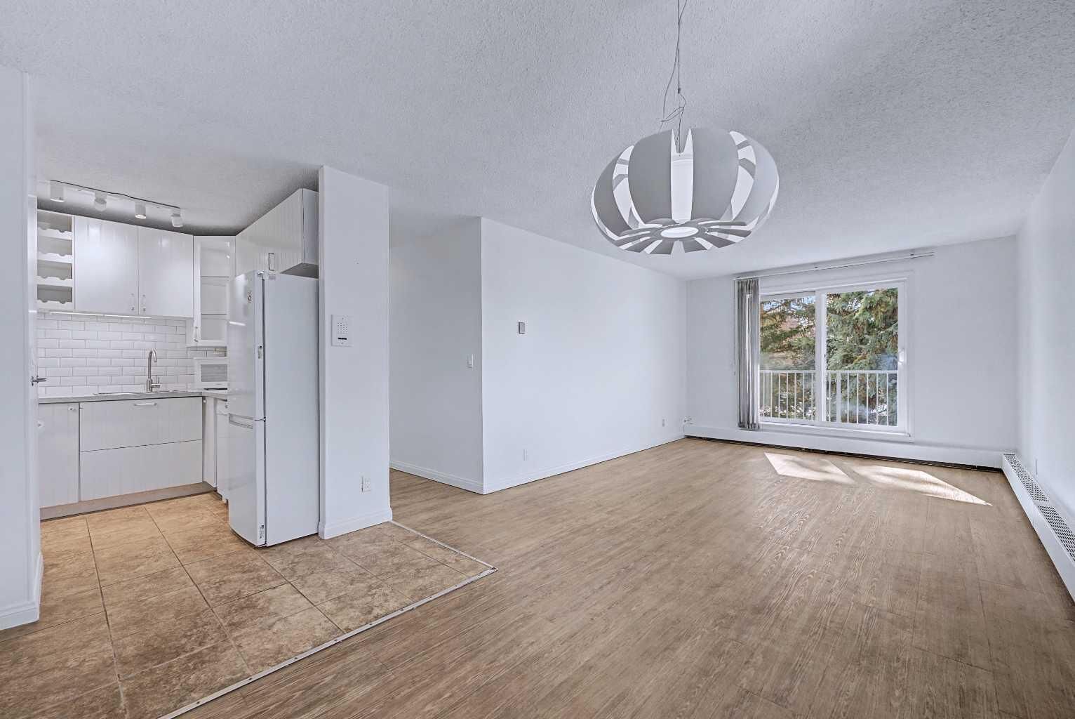 Property Photo:  5601 Dalton Drive NW 402C  AB T3A 2E2 