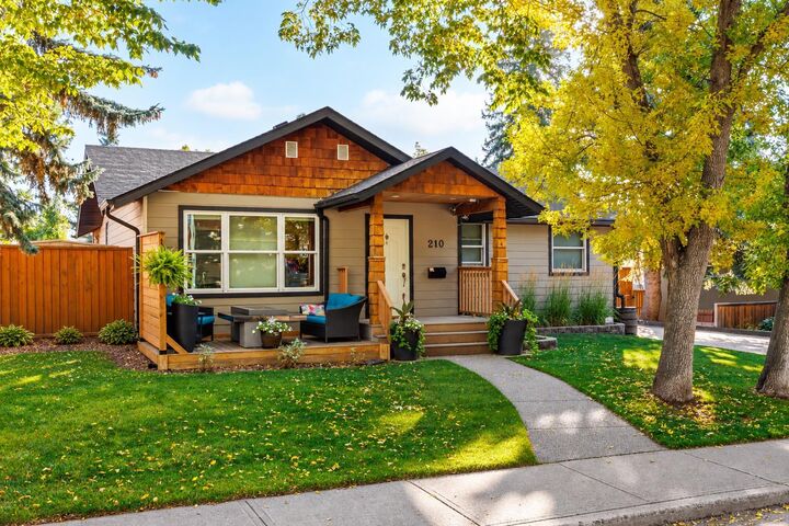 Property Photo:  210 Windermere Road SW  AB T3C 3K8 