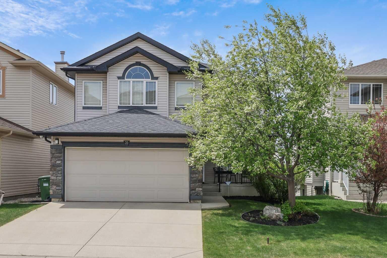 Property Photo:  35 Rockyledge Rise NW  AB T3G 5N1 
