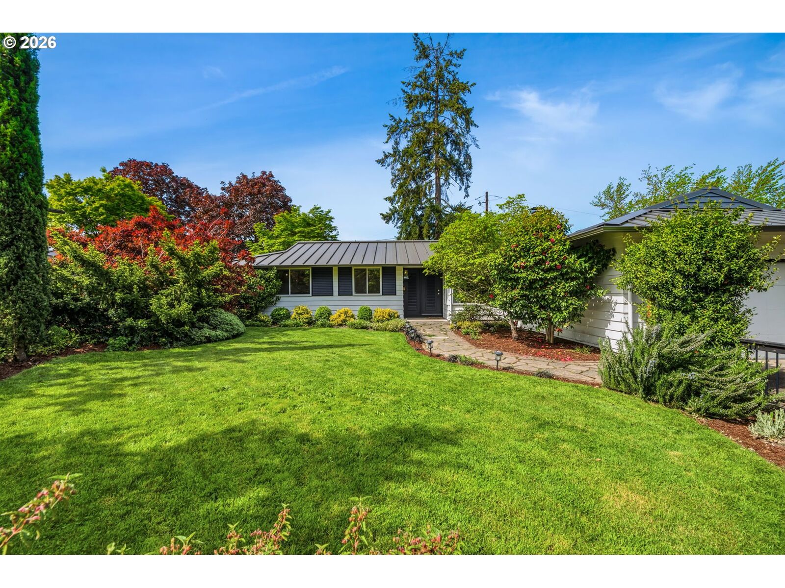 Property Photo: 1555 SW 132nd Ave OR 97005