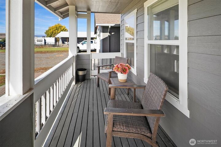 Property Photo: 240 Stone Tree Lane WA 98926