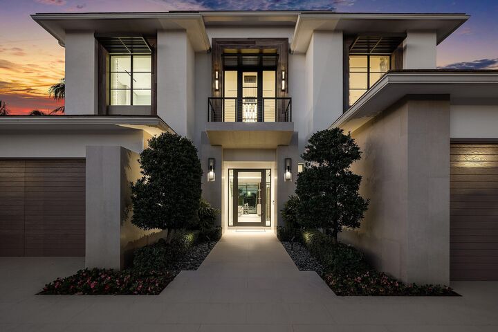 Property Photo:  471 Royal Palm Way  FL 33432 