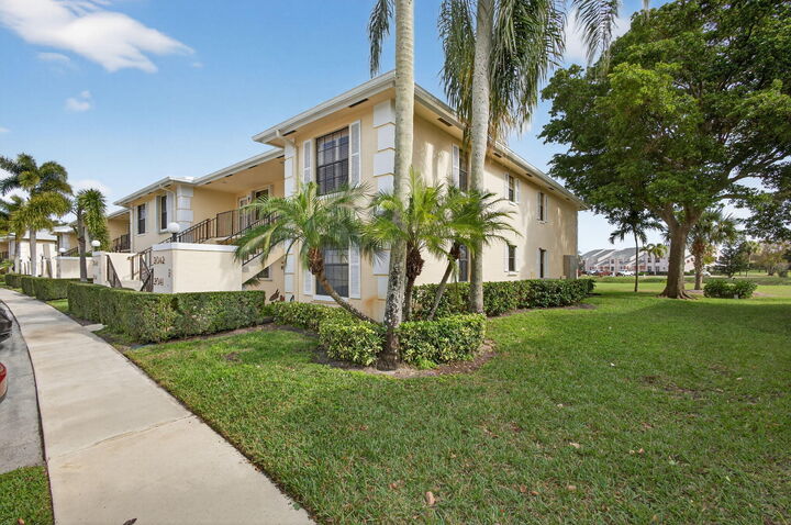 Property Photo:  2041 Keystone Drive F  FL 33458 