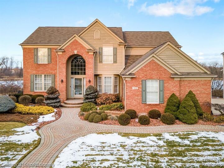 Property Photo:  3814 Woodmonte Drive  MI 48306 