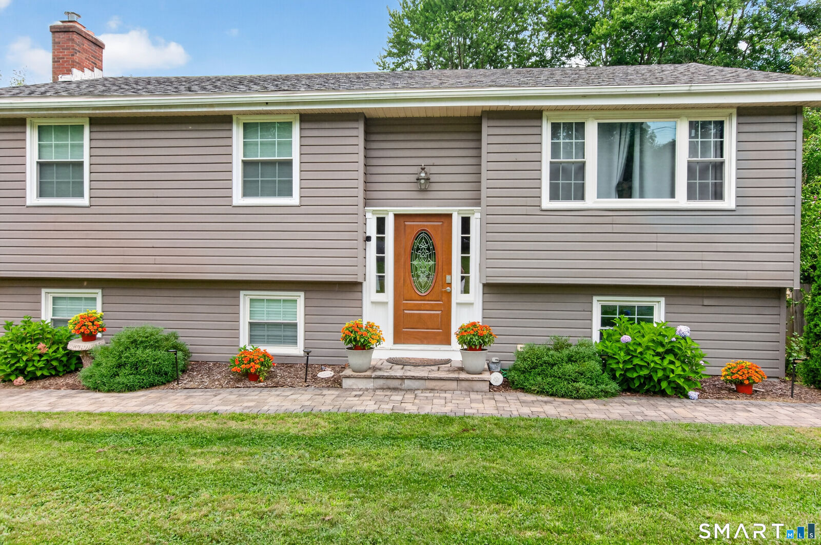 Property Photo:  35 Glendale Road  CT 06040 