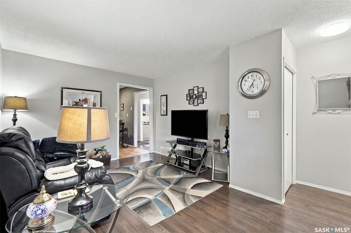 Property Photo:  98 Magee Crescent  SK S4R 6K5 
