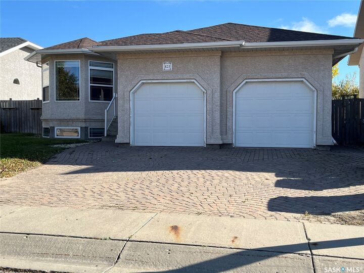 Property Photo:  823 Beechmont Lane  SK S7V 1C8 