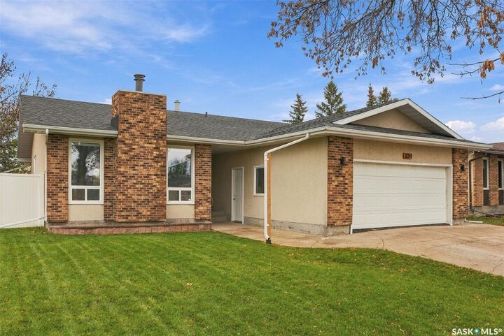 Property Photo:  231 Williston Drive  SK S4X 2H3 