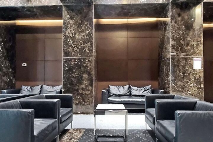 Photo de la propriété: 70 Temperance Street 1409 ON M5H 0B1