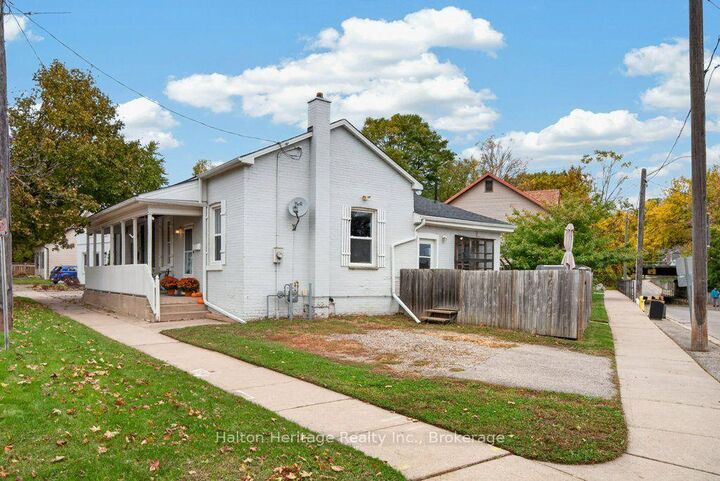 Property Photo: 147 Pearl Street ON N3T 3P5
