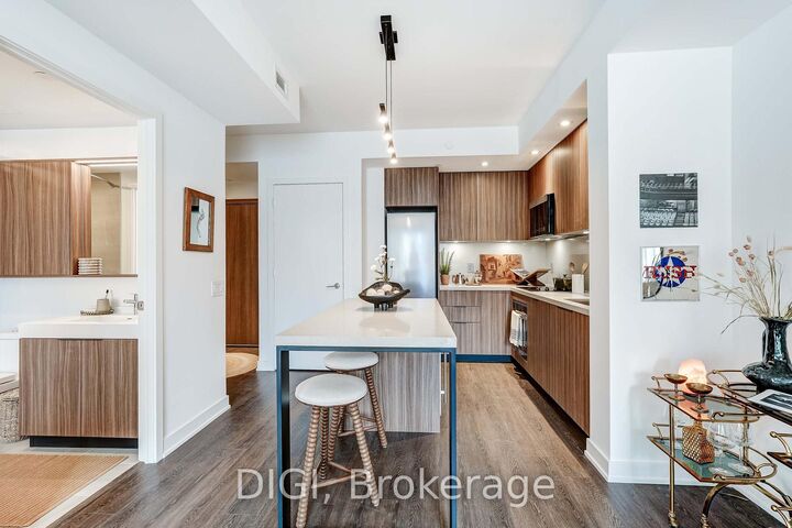 Property Photo:  120 Ontario Street Q702  ON M5A 1C4 